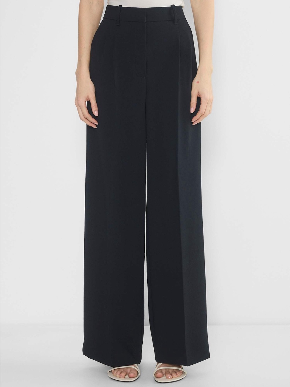 NWT Aritzia Wilfred The Effortless Pant Wider Black Size 8 Short